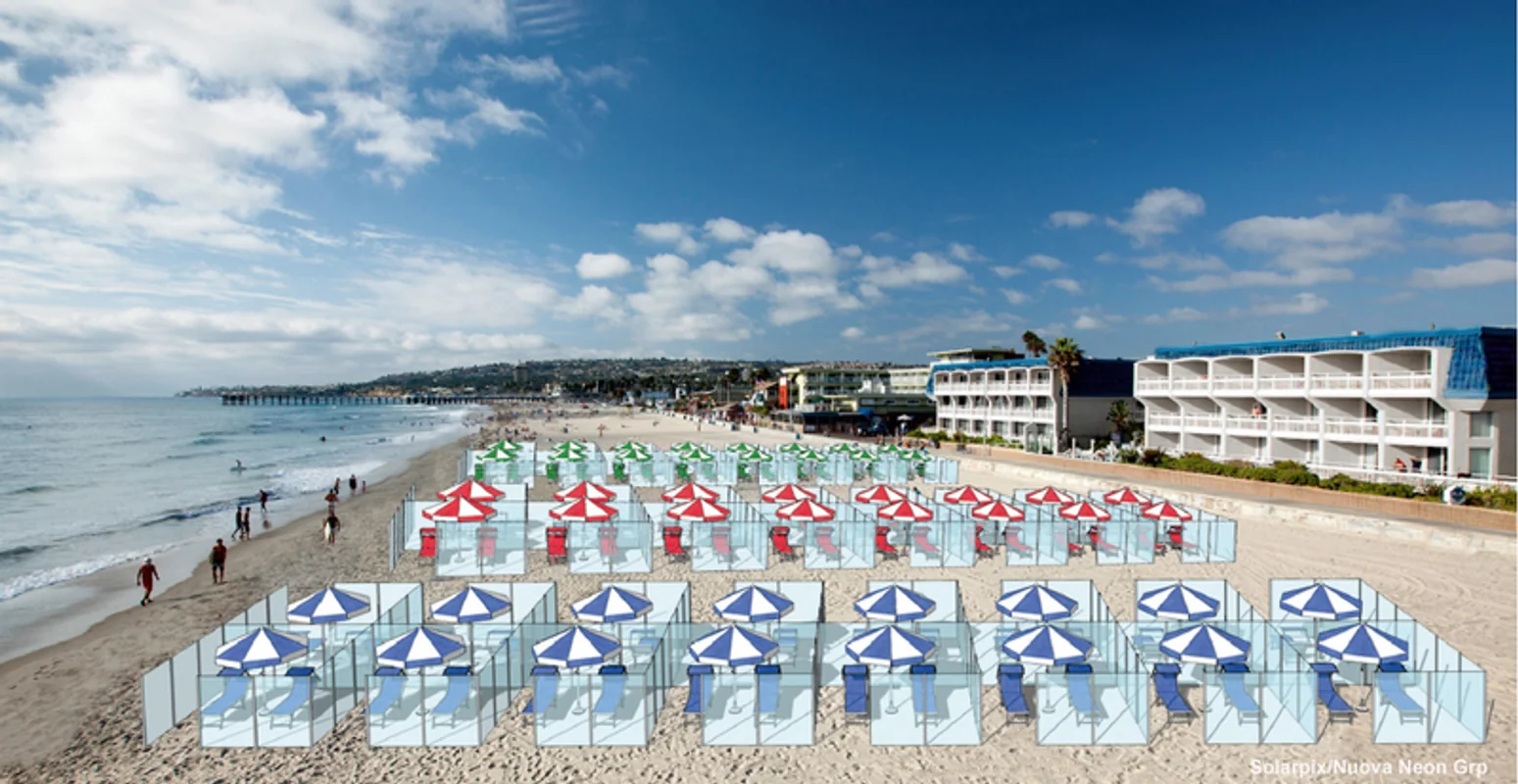  Włoski pomysł na szklane boksy na plaży