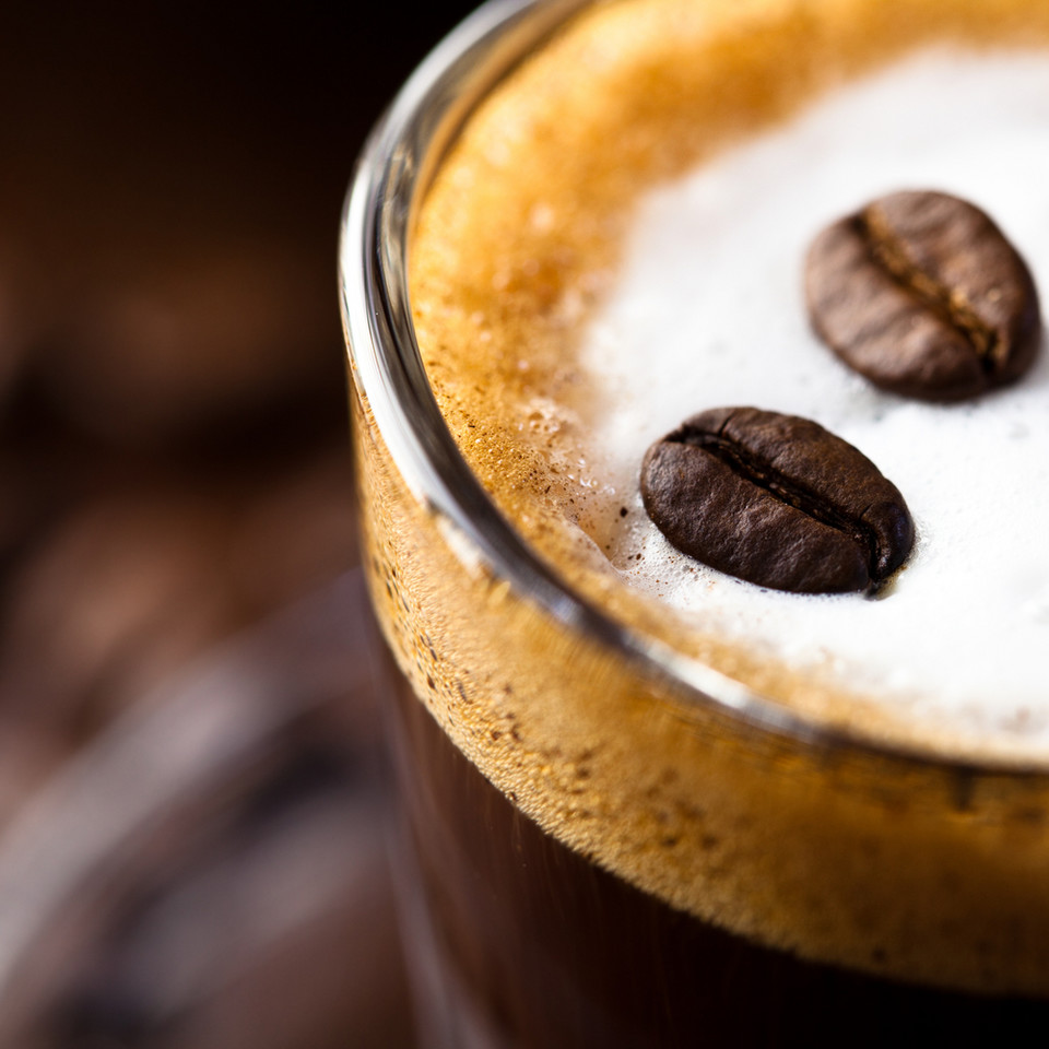 11. Pij kawę z kofeiną – ale z umiarem