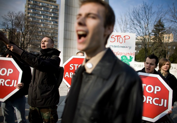 W Warszawie, pod Sejmem kontrmanifestowała pryszczata Młodzież Wszechpolska i ONR