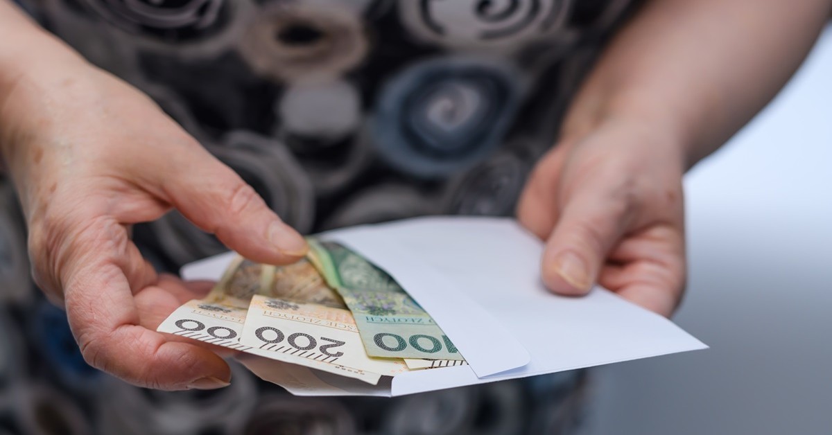 Waloryzacja emerytur 2026: ile wzrosną świadczenia od marca? Pełna tabela brutto i netto