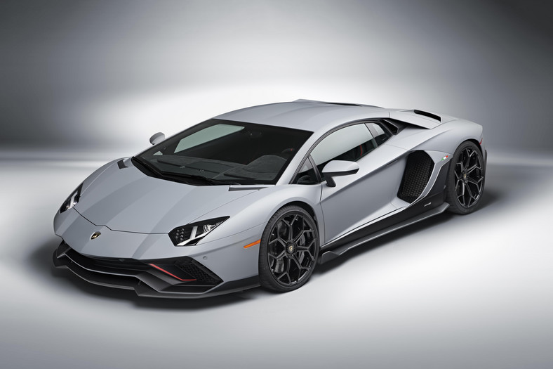 8. Lamborghini Aventador, rocznik 2020