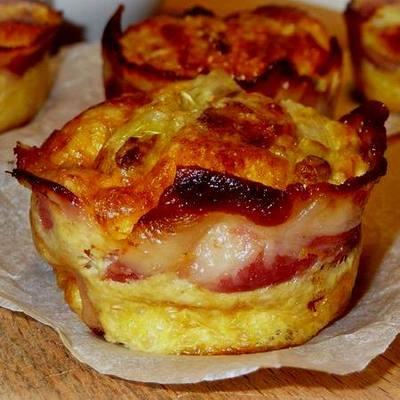 Spárgás-baconös frittata muffinformában