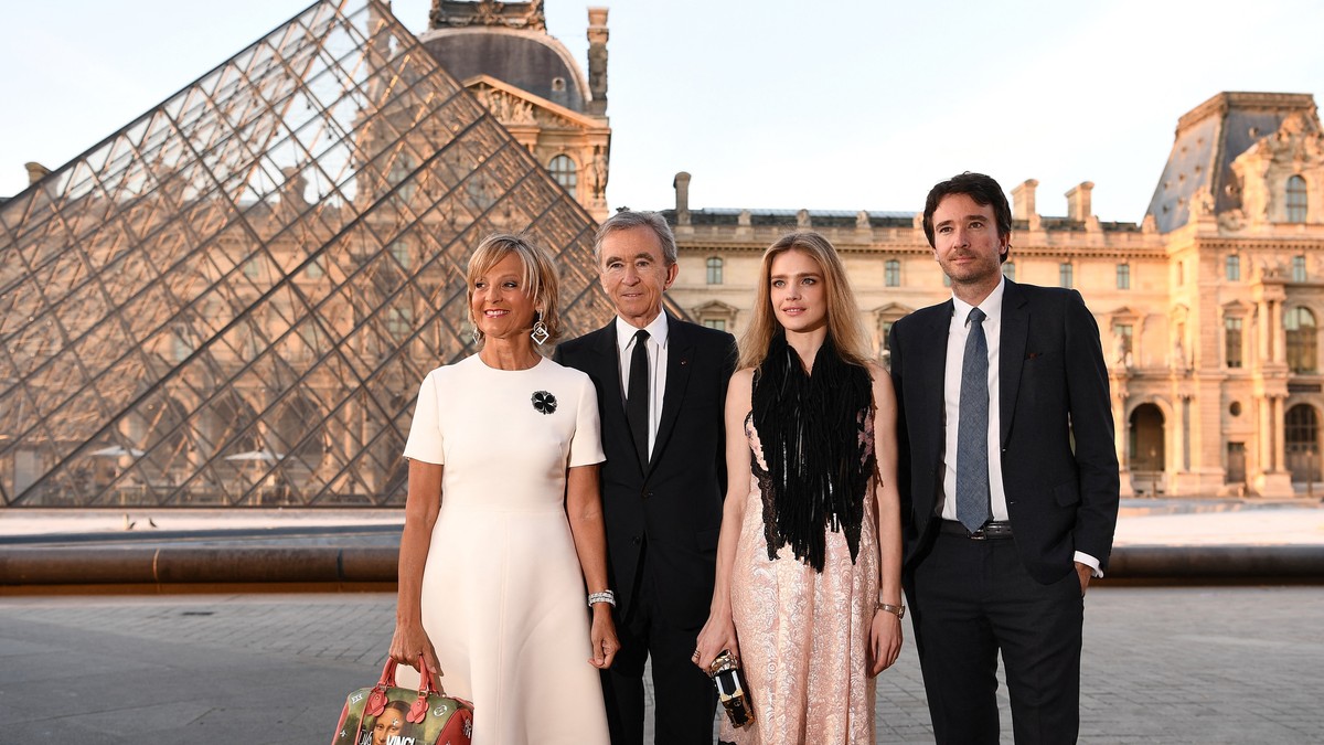 KAD LUJ VITON I ZARA POSRNU: Šta se krije iza VELIKIH GUBITAKA milijardera modne industrije i šta ovo znači za njihove imperije