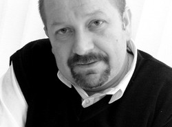 Cugier-Kotka gra w kotka i myszkę