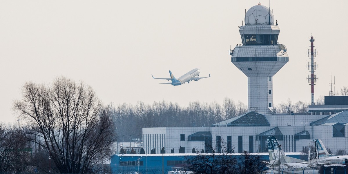 Nowe trasy dla samolotów, nowoczesne urządzenia nawigacyjne oraz wyszkolenie ok. 400 kontrolerów ruchu lotniczego - to zadania dla PAŻP w związku z planowaną budową CPK