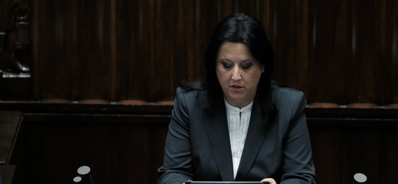 Rzeczniczka PiS: Niektórzy uznali, że mandat poselski daje prawo do atakowania policjantów
