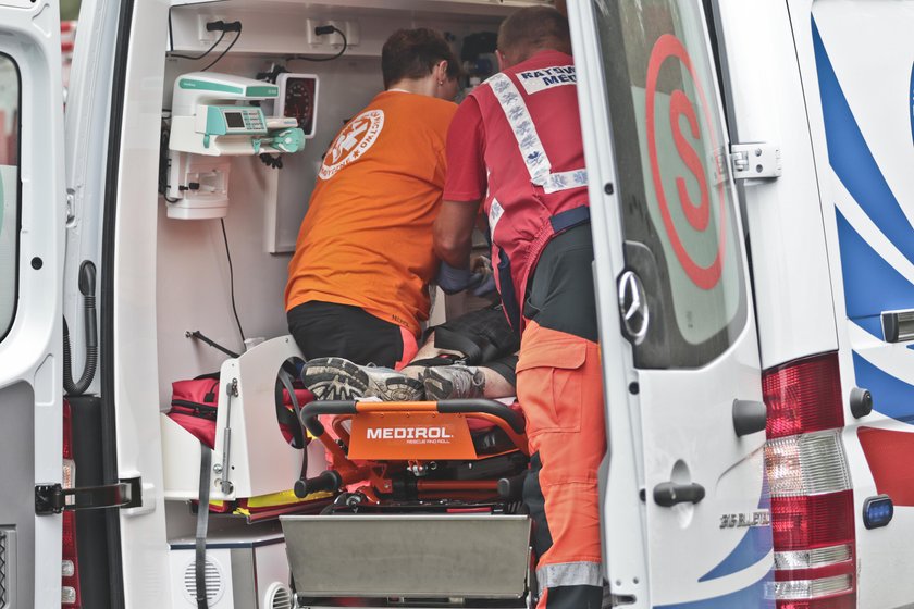 Peugeot uderzył w tira. Kierowca nie miał szans