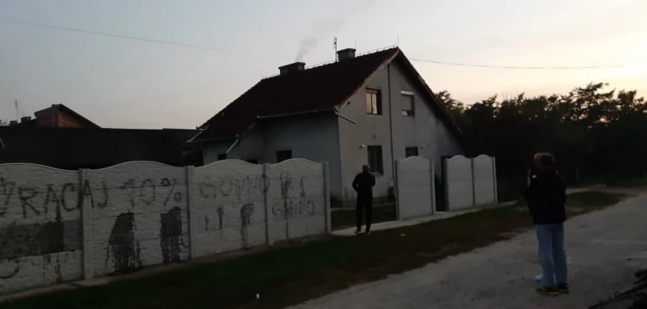 Grafit na kući ubijenog - ''vrati 10 posto''