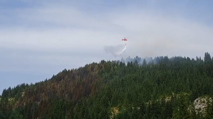 Helikopterske jedinice MUP Srbije gase požar kod Prijepolja_mr.jpg