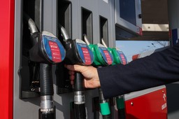 co dalej z cenami paliw? zmiany na stacjach od 16 marca. polacy złapią się za głowy