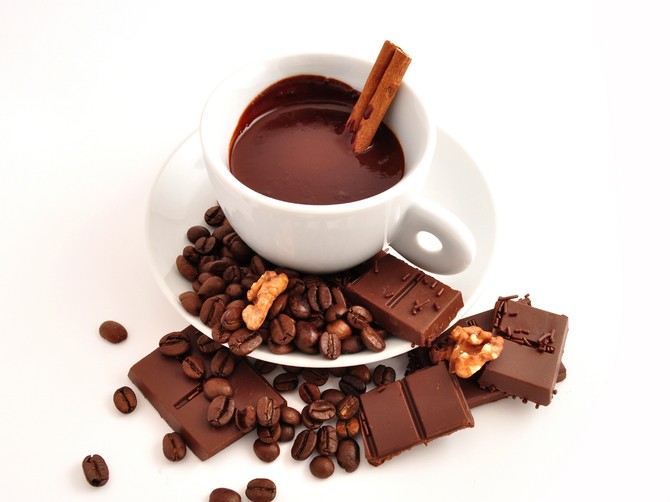 10348_stock-photo-coffee-and-chocolate-with-cinnamon-shutterstock_58312111