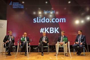 Banki grają w zielone