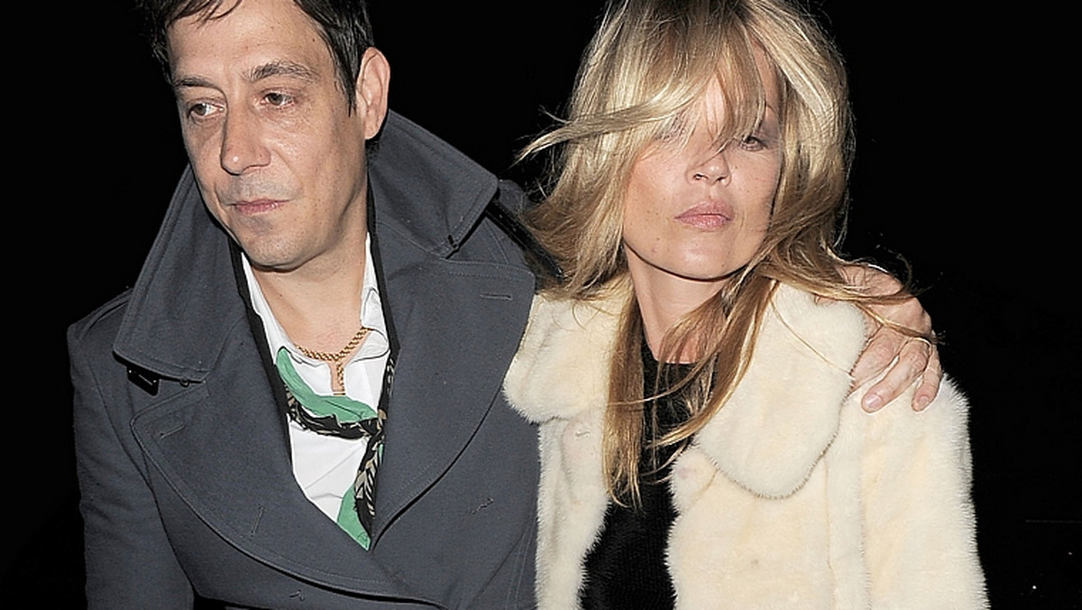 Kate Moss i Jamie Hince (fot. Agencja BE&W)