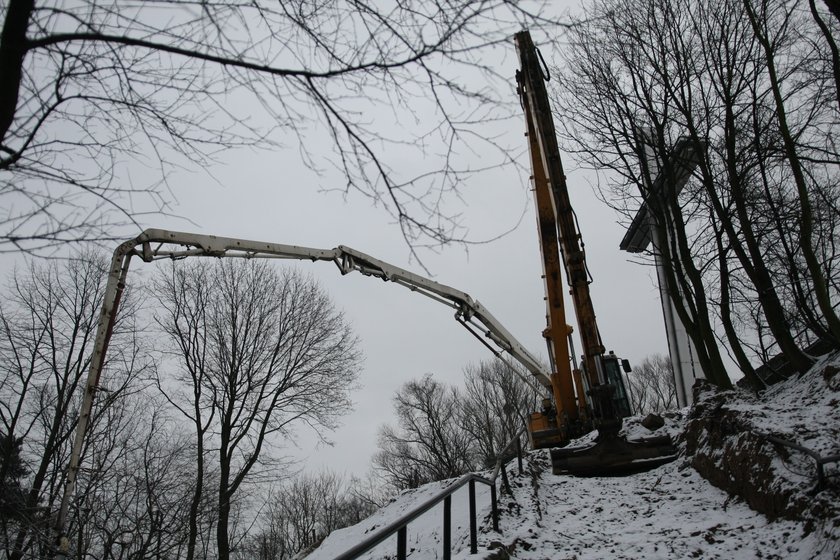 Budowa windy na Kamienną Górę trwa