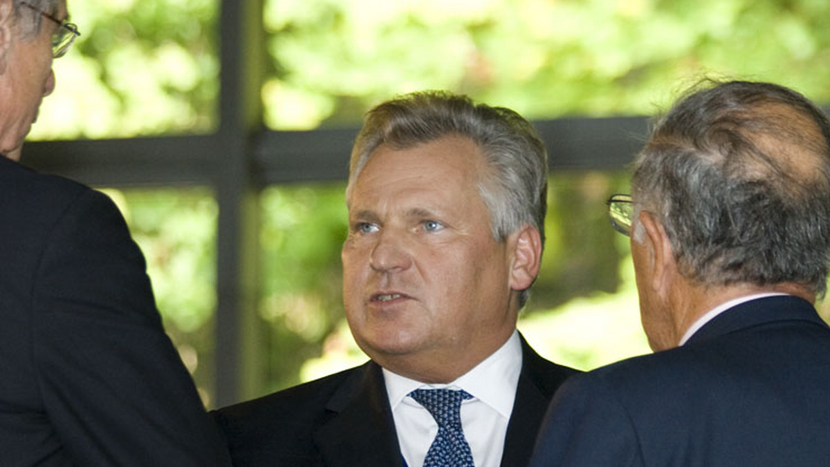 Aleksander Kwaśniewski powstrzymał się od jednoznacznego udzielenia poparcia dla kandydatury Magdaleny Ogórek na prezydenta. - Nie uczestniczyłem w podejmowaniu tej decyzji - przyznaje w wywiadzie dla "Gazety Wyborczej".