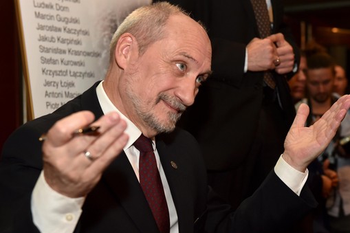 Antoni Macierewicz Patriota Roku 2016 MON polityka Prawo i Sprawiedliwość PiS