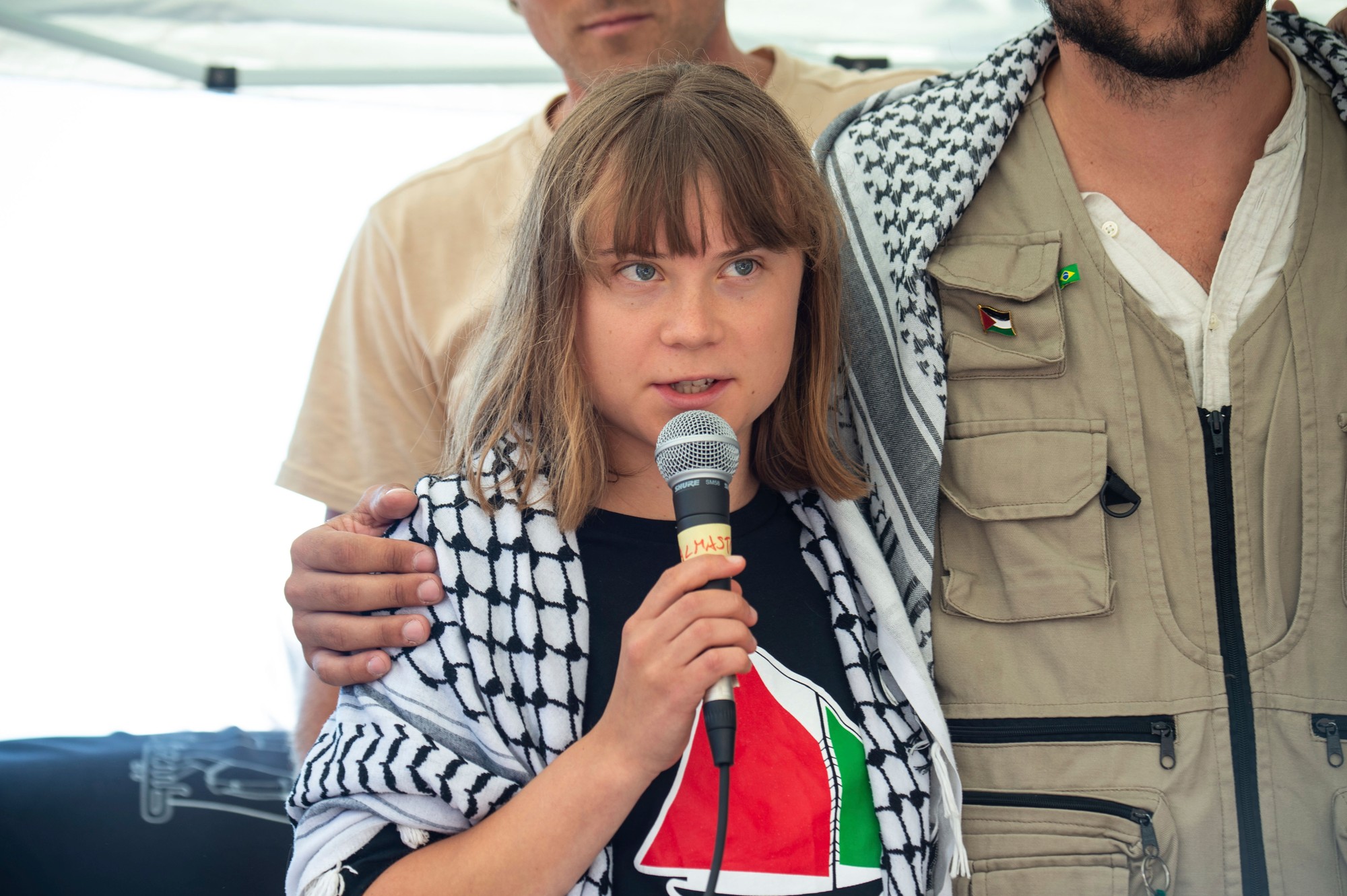 Greta Thunberg a ďalší aktivisti sa na lodi Madleen plavili do Gazy.
