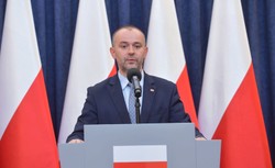 Mucha: Prezydent przygląda się temu co dzieje się wokół sprawy KNF