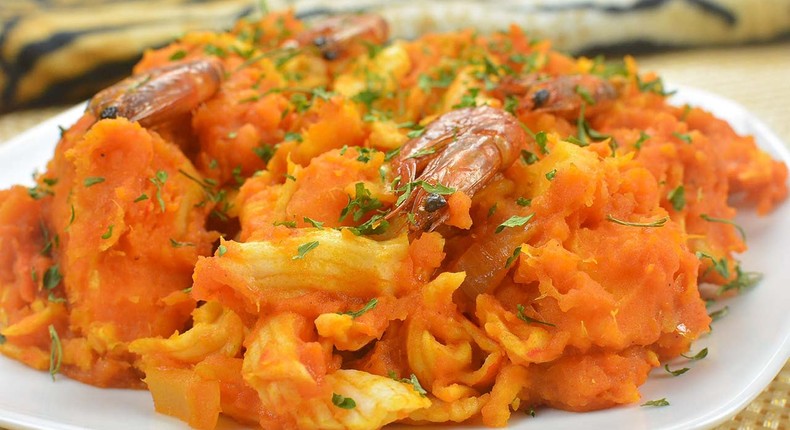 How to prepare the Yoruba thick and spicy yam porridge (Asaro)