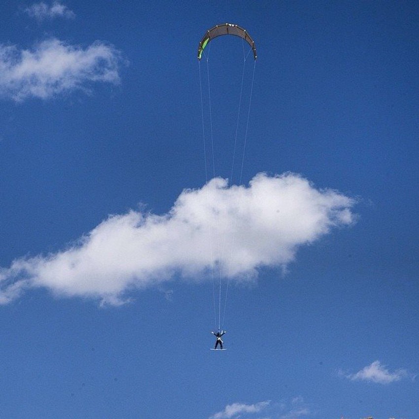 Mladić priča kako se u jednom trenutku nalazio stotinak metara iznad zemlje