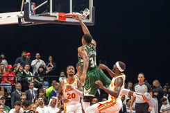 Bucks wciąż niepokonani, Lakers jedyną drużyną bez zwycięstwa [WIDEO]