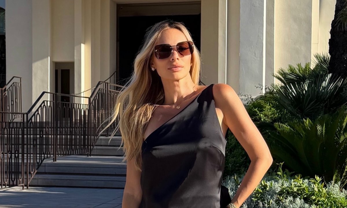 Izabela Janachowska w zmysłowej slip dress. Tylko spójrzcie na plecy