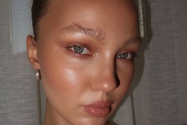 OVA MASKARA je ultimativni trend za LETO: Svi makeup fanatici su poludeli za njom! Idealna je za PREPLANULI TEN, a savršeno stoji svima koji žele da postignu svež i probuđen izgled