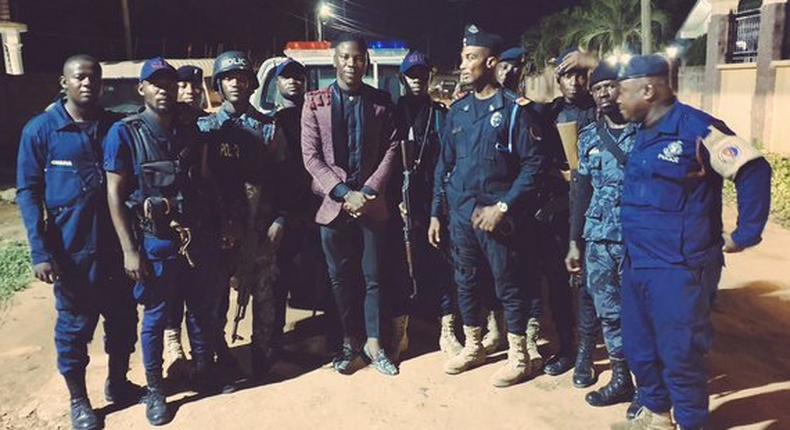 Stonebwoy with Police