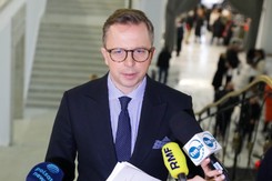 Joński ujawnia ogromne zarobki prawej ręki Kurskiego w TVP. '3 mln w 3 lata'