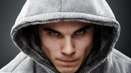 Psychopata – cechy osobowości psychopatycznej i jak je rozpoznać?