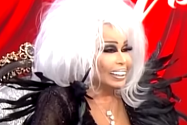 Bila je OMILJENA PEVAČICA, a onda je pobegla iz zemlje i vratila se kao bukvalno DRUGA OSOBA: Pokušala da se ubije, RANILI JE na sceni, PROZIVALA POLITIČARE, ali i danas je DIVA