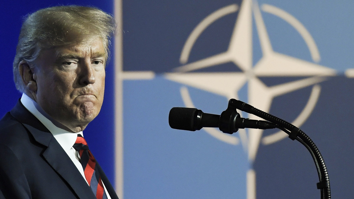 "The Wall Street Journal" w komentarzu przyznaje rację prezydentowi USA Donaldowi Trumpowi, który podczas szczytu NATO stwierdził, że Niemcy z powodu dostaw rosyjskiego gazu stają się "zakładnikiem Rosji", ale krytykuje go za "retoryczną przesadę".