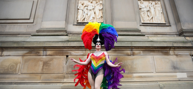 Ilu uczestników olimpiady identyfikuje się jako osoby LGBTQ+?