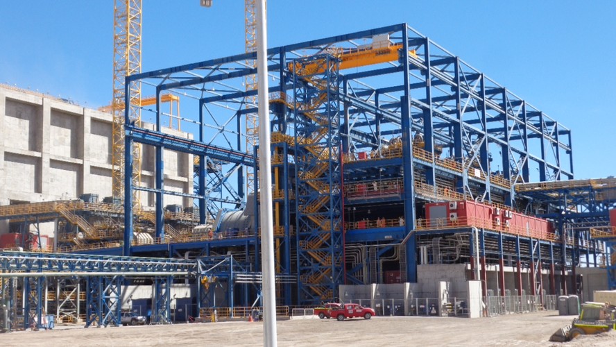 W Sierra Gorda zainstalowano trzy młyny kulowe do przerobu rudy. To największe tego typu urządzenia na świecie. Ich moce przerobowe sięgają łącznie 5 tys. ton rudy na godzinę.<br><br> fot. Bartłomiej Mayer