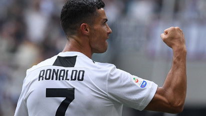 A Juventus vezetőedzője megszólalt: „Mérlegelnünk kell Ronaldo pályára lépését”