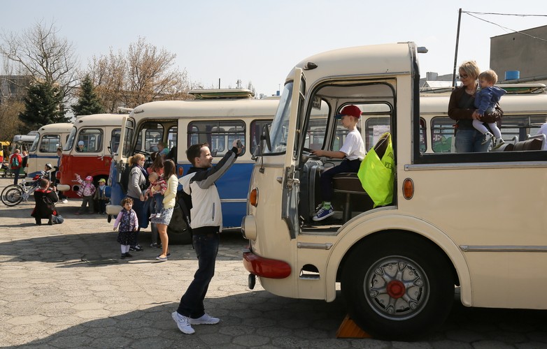 Do obejrzenia była także prawdziwa perełka Jelcza MEX 272 z 1977 roku popularnie nazywany 'Ogórkiem' w wersji  kabriolet. 

 <br><br> fot. (cat) PAP/Paweł Supernak