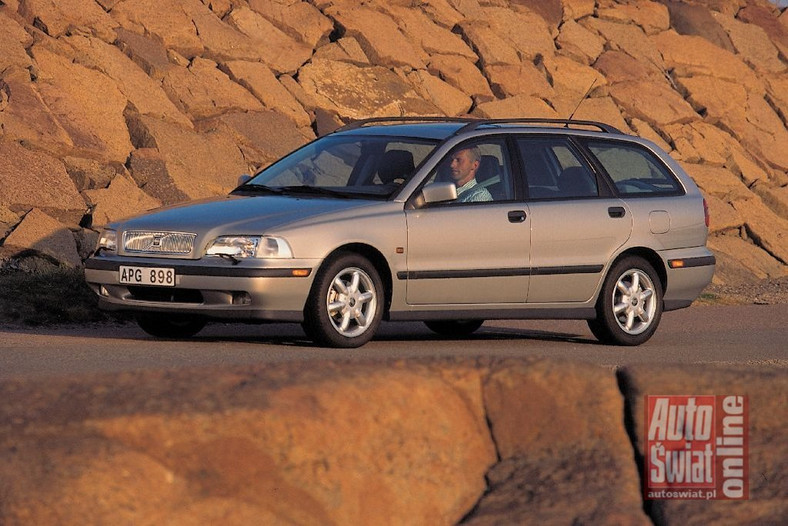 Volvo V40 - pierwsza generacja