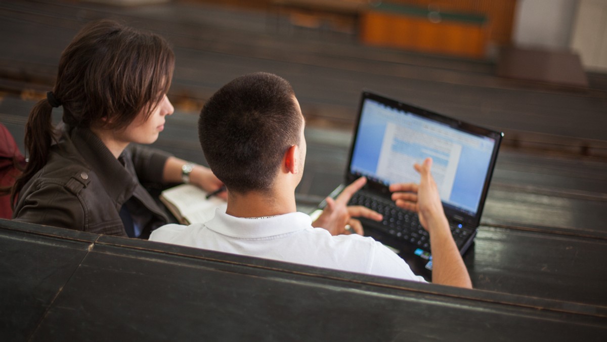 Studenci Uniwersytetu Jana Kochanowskiego przygotują strategię komunikacji dla Energetycznego Centrum Nauki KPT. Porozumienie o współpracy podpisano wczoraj w Kieleckim Parku Technologicznym.