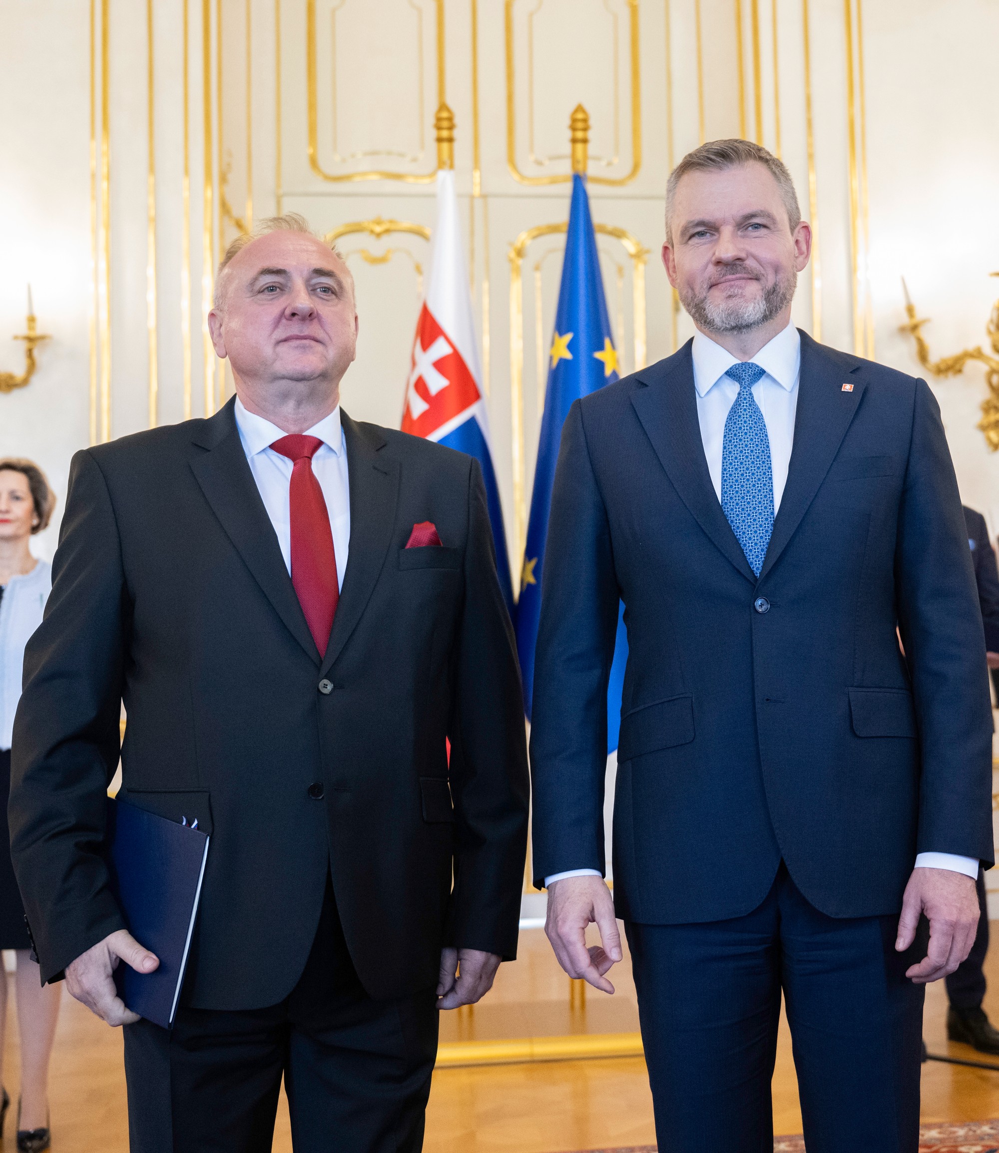 Prezident Peter Pellegrini a dezignovaný veľvyslanec v Mexiku Milan Cigáň.