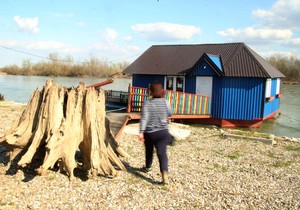 Splav na Drini kod Bijeljine