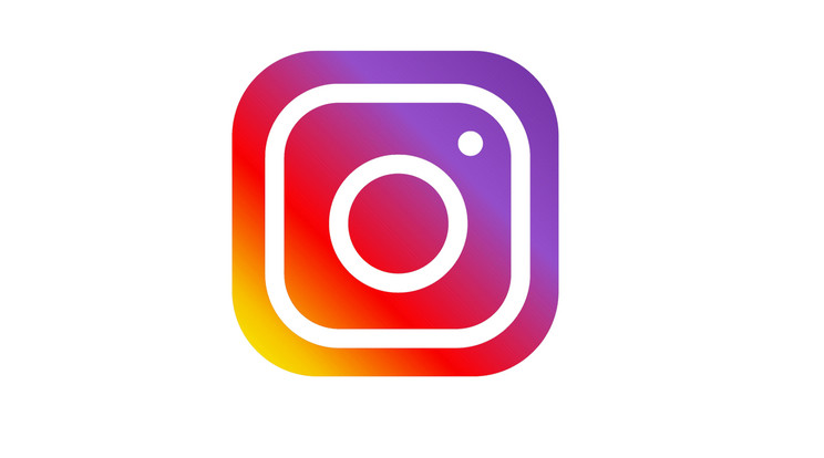 Az Instagram tele lett pucér képekkel