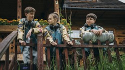 W filmie "Za duży na bajki 2" znowu zagrali trójkę przyjaciół. "Mieliśmy ten sam vibe"