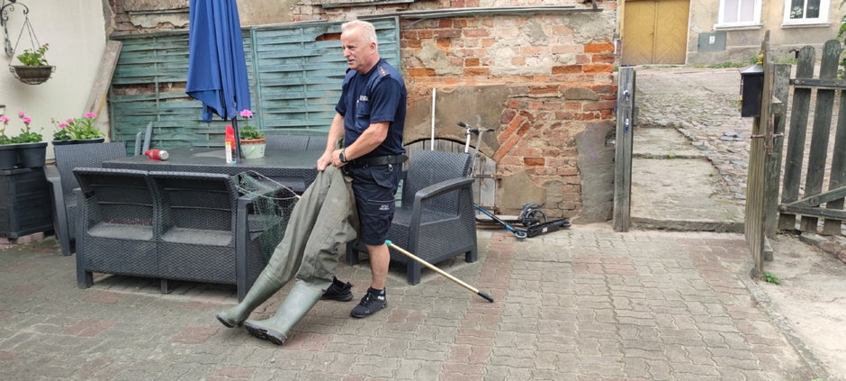 Strażnicy Miejscy weszli do rzeki. Potrzebna była pomoc