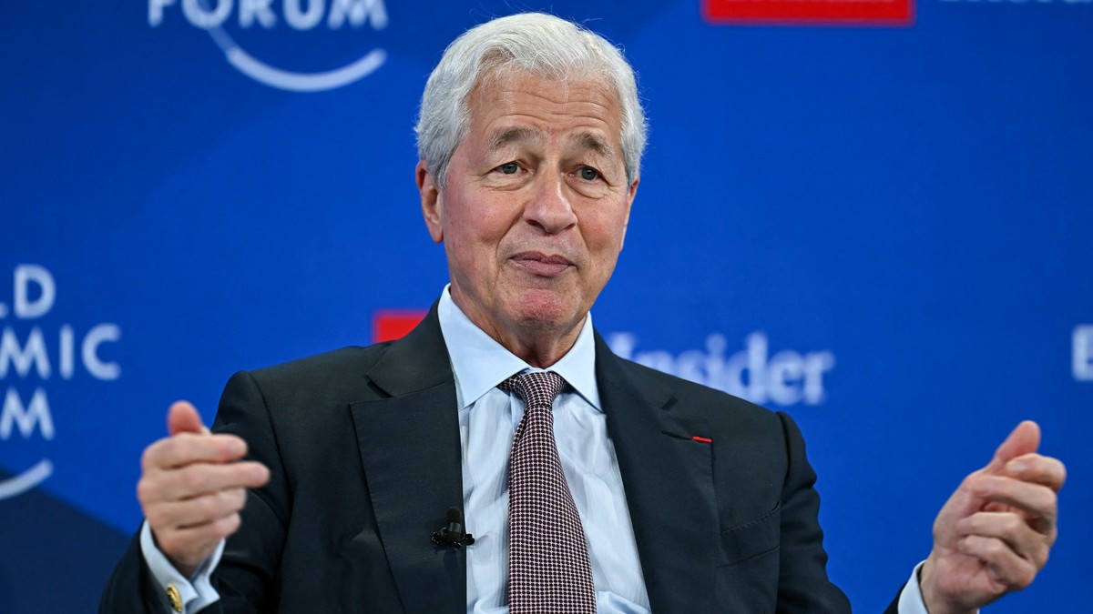 Dajmon: Trampov predlog da se kamate na kartice ograniče bi doneo ekonomsku katastrofu