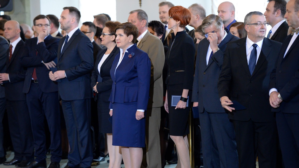 Premier Szydło z rządem