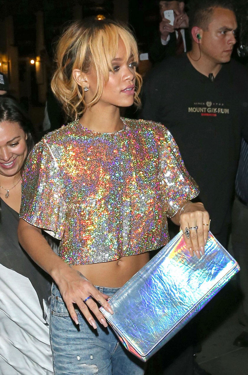 Rihanna z torebką