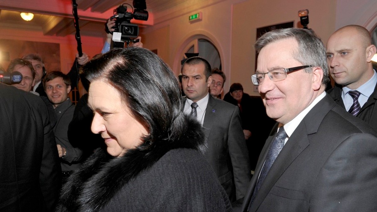 Z Zabotem Z Polotem Swietna Stylizacja Anny Komorowskiej Na Gali Wprost Dziennik Pl