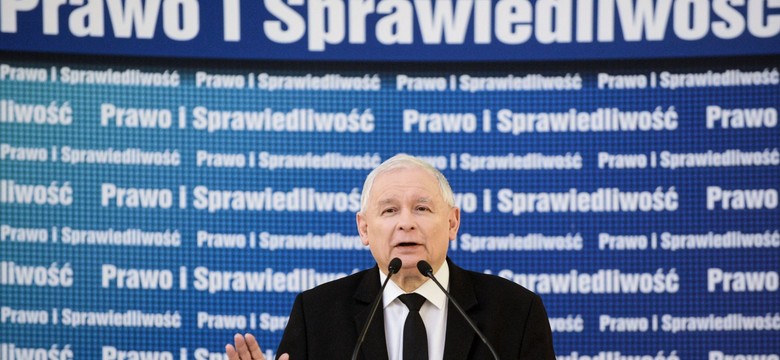 "GW": Kaczyński kazał kuzynowi pokwitować odbiór kilkunastu tomów dokumentów w sprawie "dwóch wież"