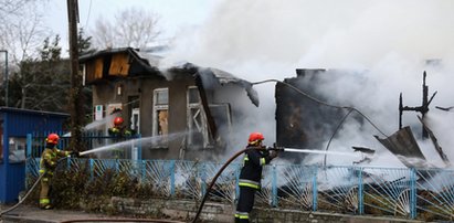 Potężny pożar w Warszawie. Wybuchły fajerwerki