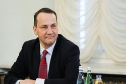 Tajemnicze słowa Sikorskiego o wojsku NATO na Ukrainie. "Pobrzękiwanie szabelką"